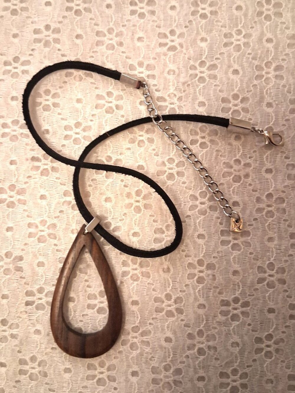 New Bauxo Handcrafted Oval Wooden Pendant Genuine Leather Necklace